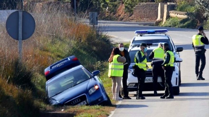 Se sale de la carretera entre Canals y Montesa y da positivo en la prueba de alcohol