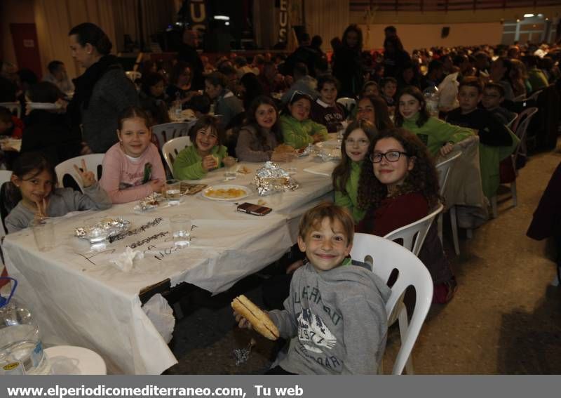 GALERÍA DE FOTOS -- Multitudinario Sopar de Colles