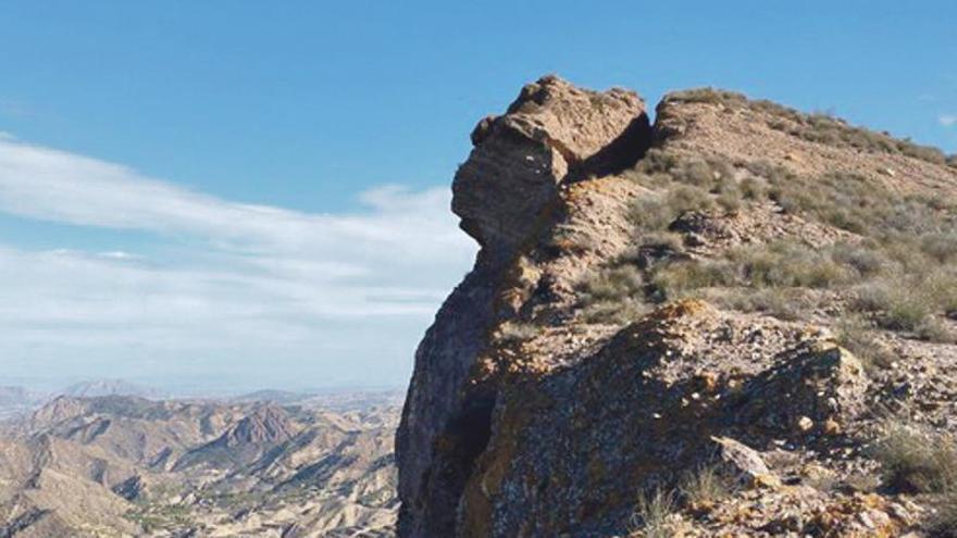 El King Kong de piedra que vigila una de las rutas más espectaculares de Murcia