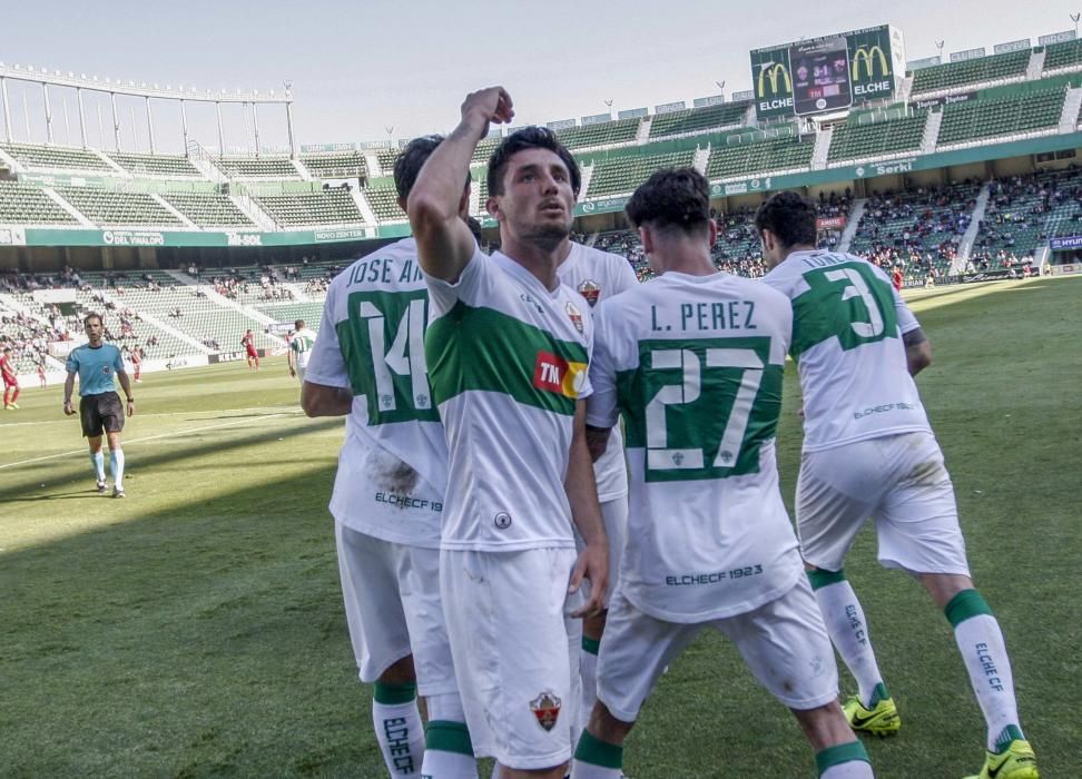 Los goles de Nino, Álex Fernández y Borja Valle le dan un respiro al equipo.