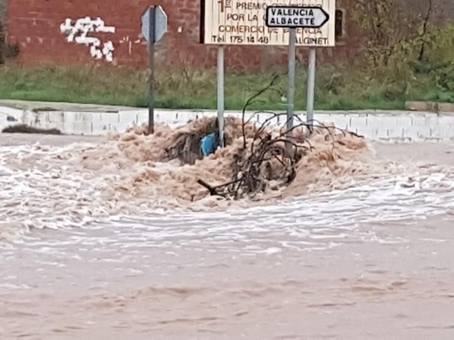 Alginet, también ha amanecido hoy inundada por la tormenta.