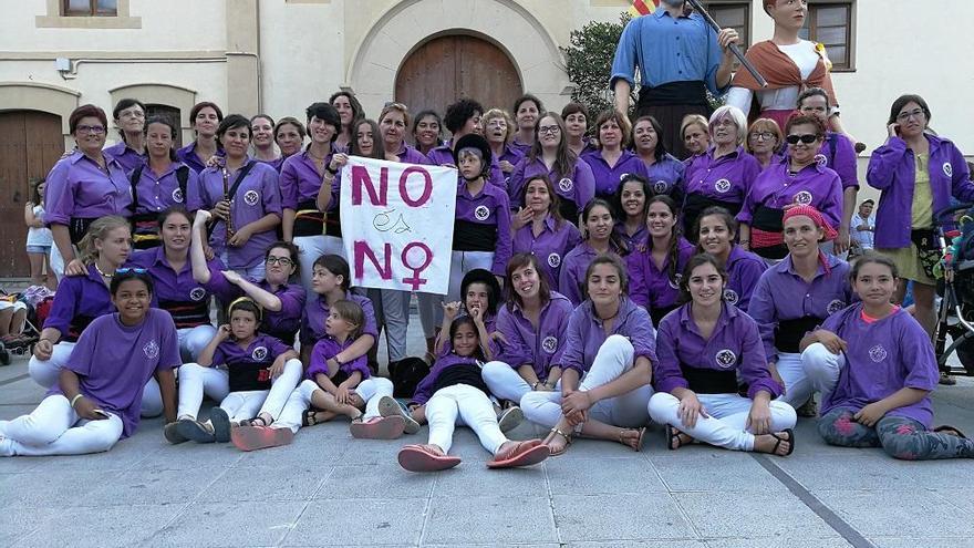 Les dones de la colla que van assistir a la diada castellera.