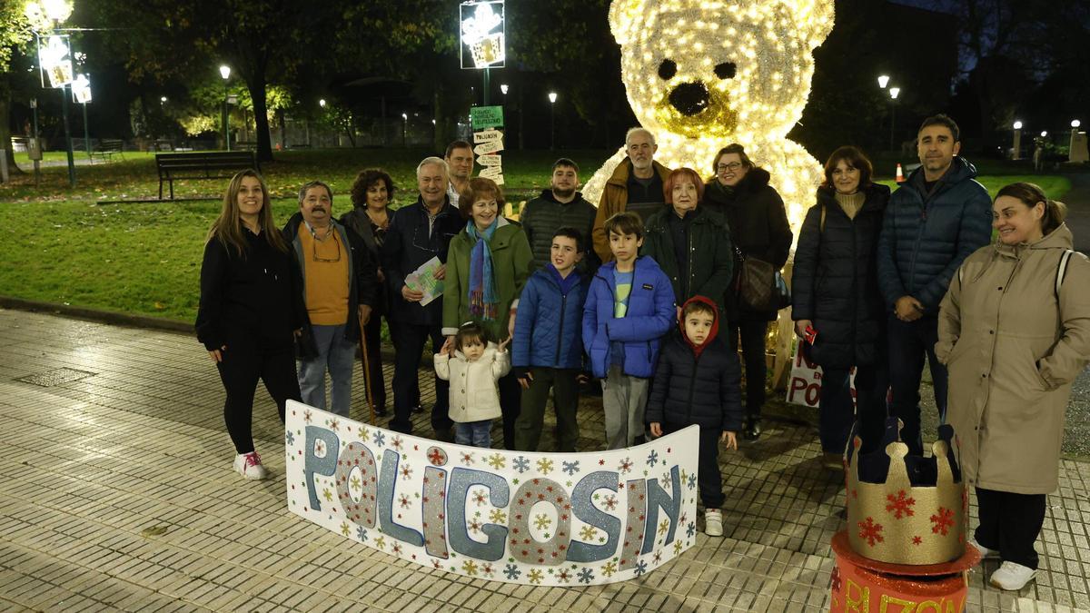 VÍDEO: Las luces de Navidad de los barrios de Gijón convencen a los vecinos