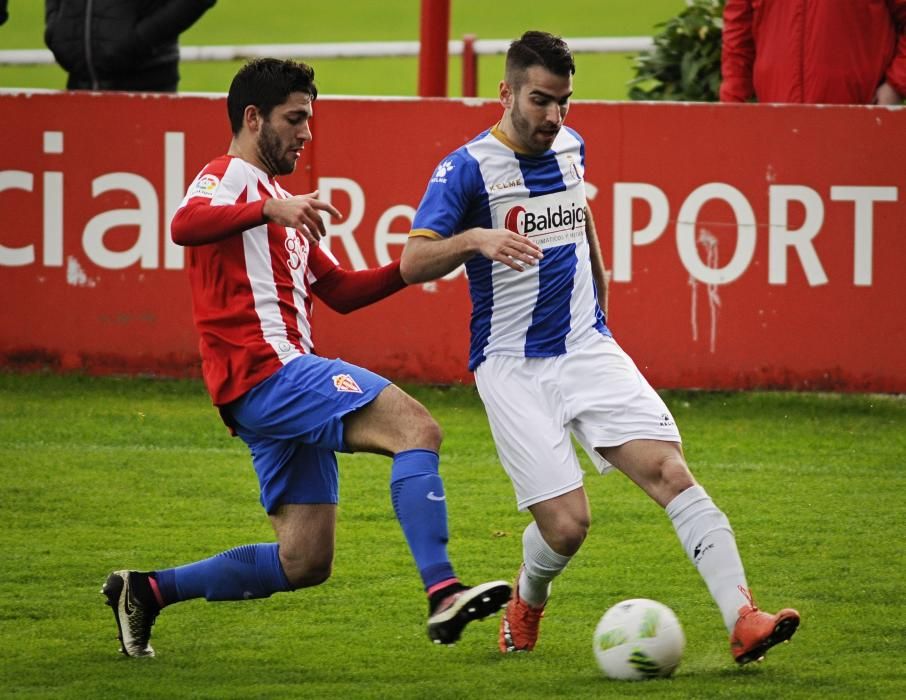 El partido entre el Sporting B y el Real Avilés, en imágenes