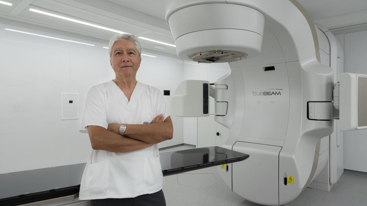 Dr. Leoncio Arribas, jefe del Servicio de Oncología Radioterápica del IVO.