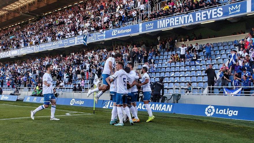 Enric inscribe su nombre en la historia del derbi canario