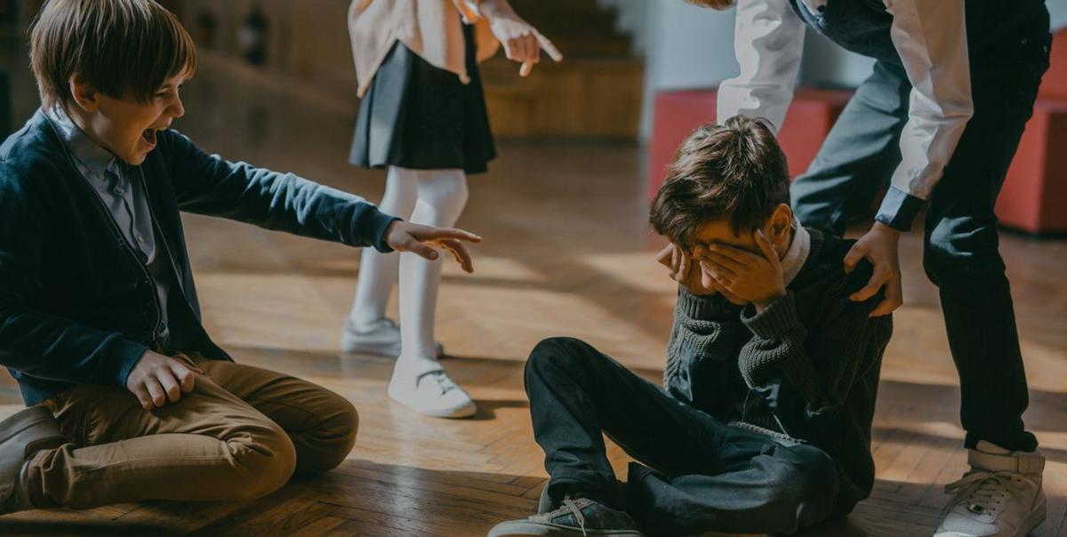 Un niño, humillado por otros compañeros. | Anastasia Shuraeva / Pexels