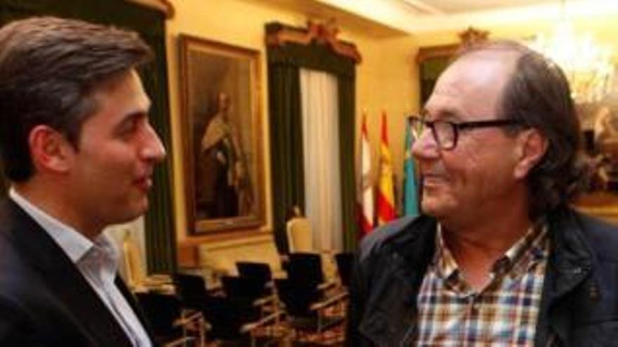 Pedro Sánchez reprocha  a Podemos que permita a Cascos gobernar en Gijón