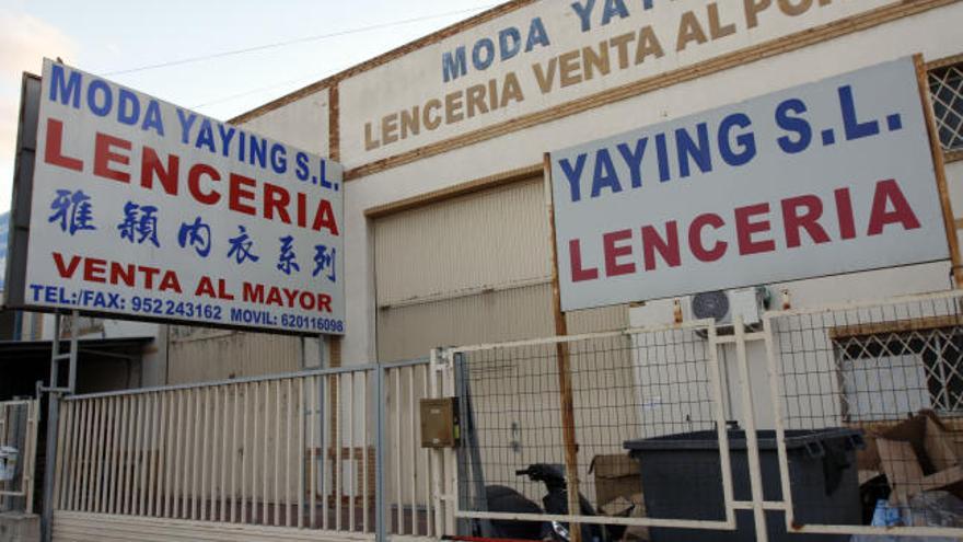 Fachada del almacen donde se halló el cadáver de la joven en el polígono Guadalhorce.