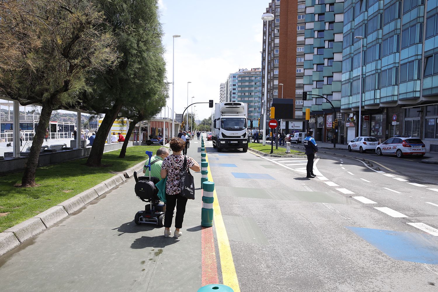 En imágenes: así ha sido la reapertura al tráfico del "cascayu" de Gijón
