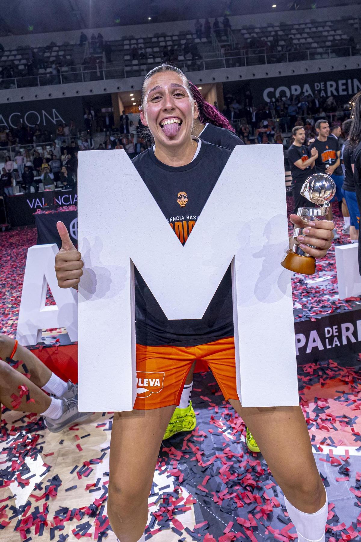 Así celebraron la Copa las jugadoras del Valencia Basket en Tarragona
