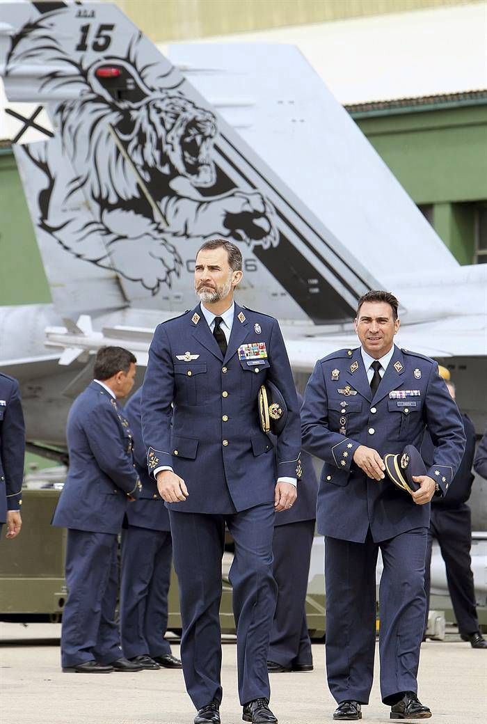 Fotogalería de la visita de Felipe VI a la Base Aérea de Zaragoza