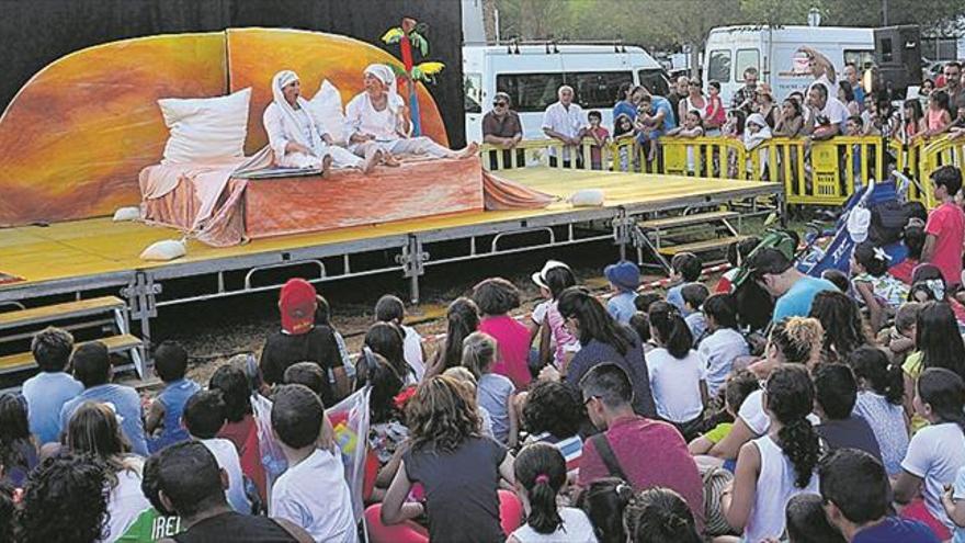 Orpesa ‘se refresca’ con visitas teatralizadas, conciertos y cine