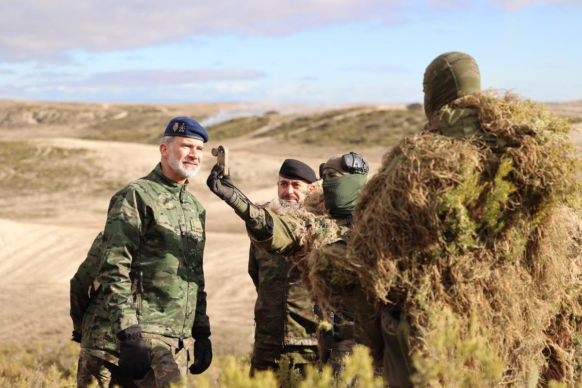 El Rey Felipe VI asiste a un ejercicio de evaluación de la operación ‘Enhanced Force Presence’