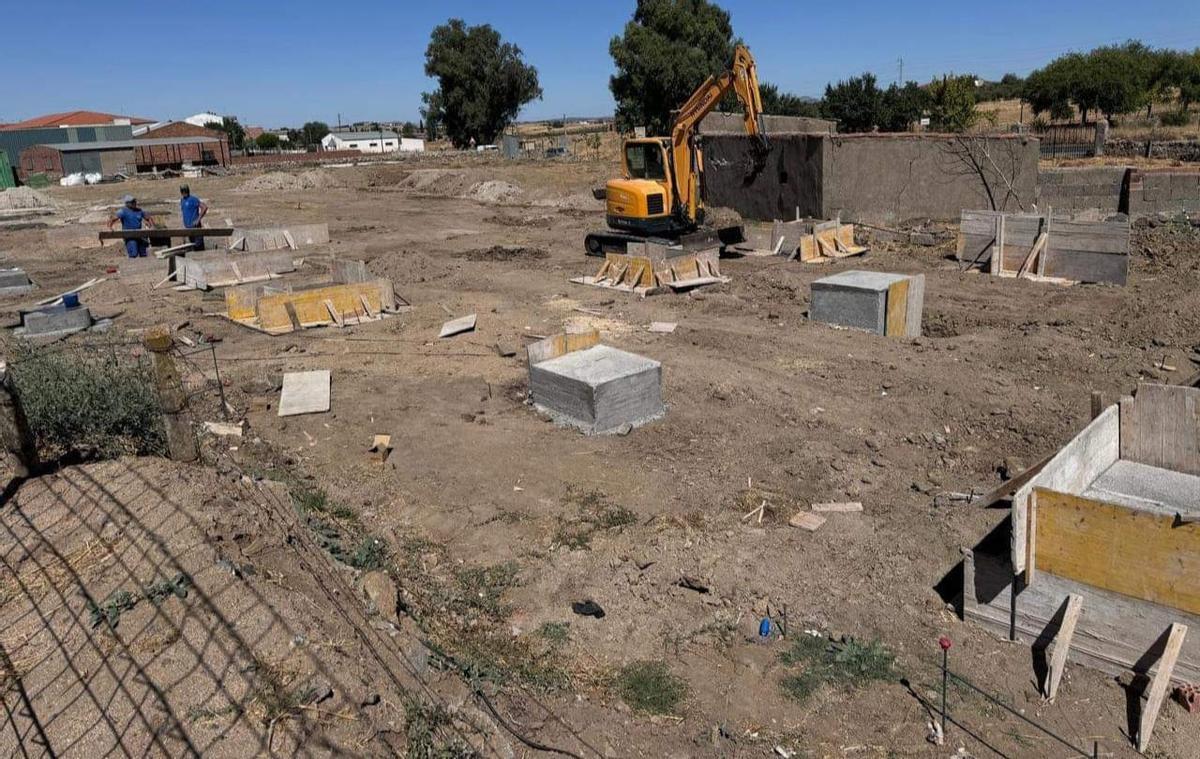 Obras de la primera fase del centro de estancia diurna de Añora.
