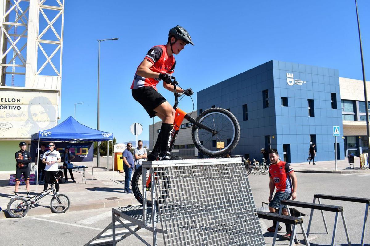 La cita ofreció unaentretenida y festivagymcana de bicis. l.O.