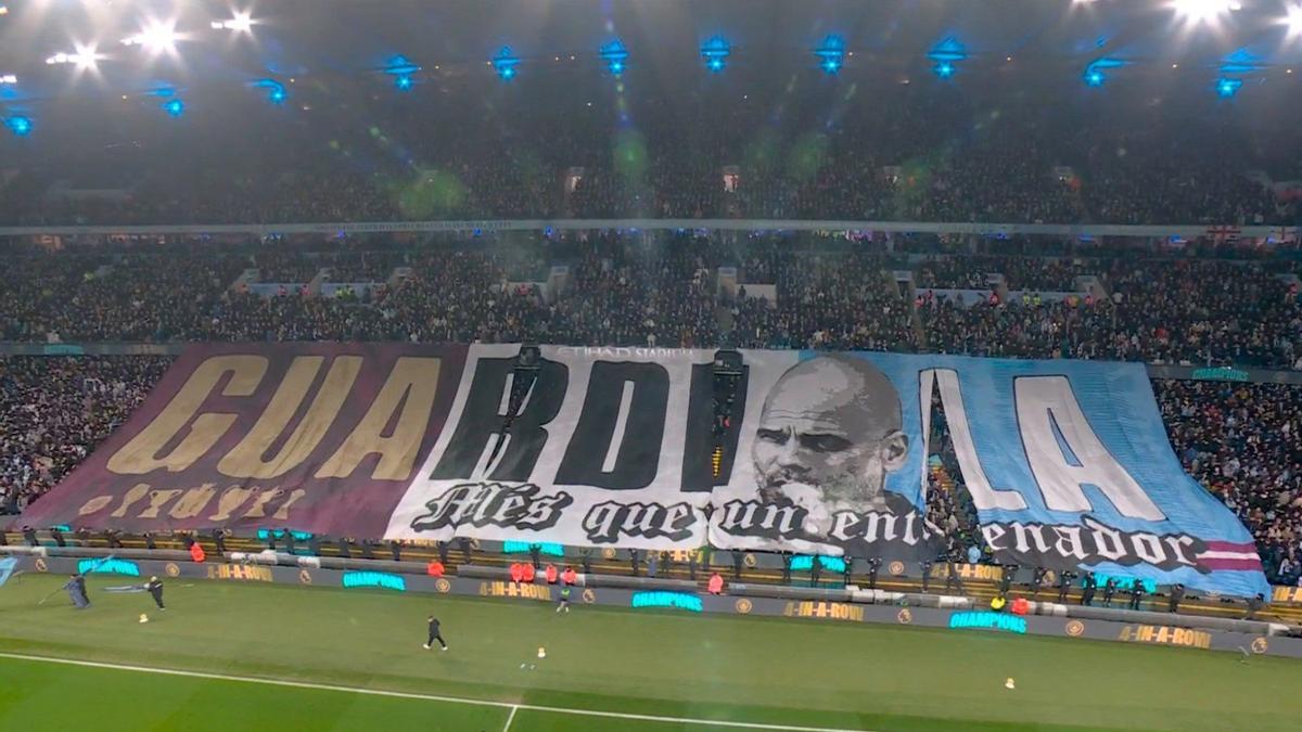 Tifo en apoyo a Pep Guardila desplegado en en el Etihad, el estadio del Manchester City.