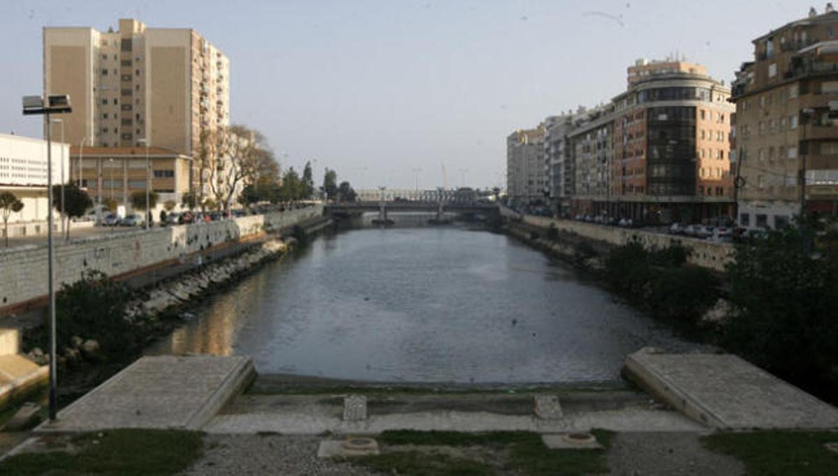 Los malos olores de la desembocadura del río desaparecerán