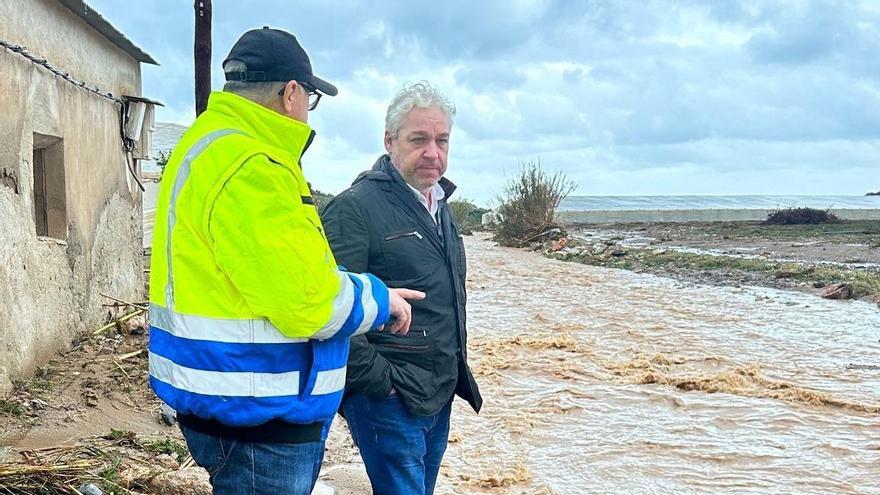 El alcalde de Mazarrón, Ginés Campillo, ha visitado las zonas del municipio más afectadas por las lluvias.