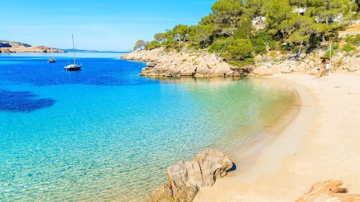 Sant Antoni de Portmany: una forma mediterránea de celebrar el verano