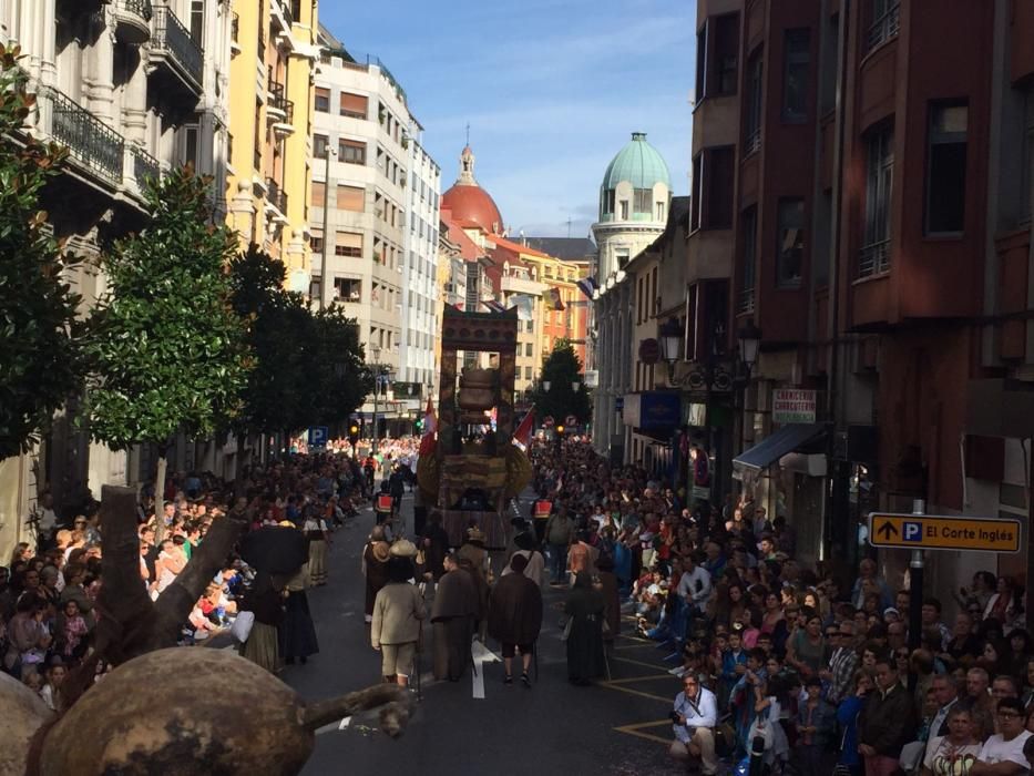 Desfile del Día de América en Asturias dentro de las fiestas de San Mateo de Oviedo