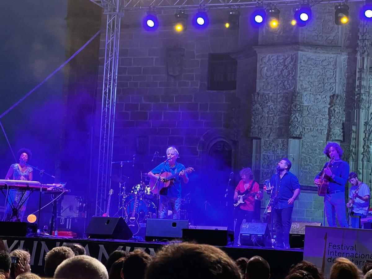 Uno de los momentos del concierto ofrecido por Kiko Veneno, la noche del martes en la plaza de la Catedral.