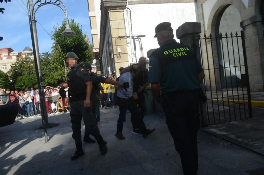 El autor de la barbarie de Valga entra en los juzgados de Caldas