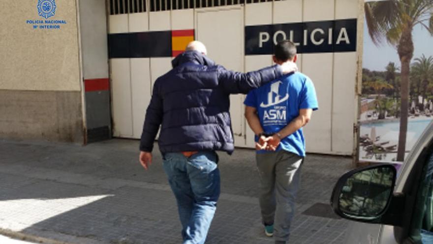 Dos detenidos por el atraco de una farmacia de Palma a punta de cuchillo