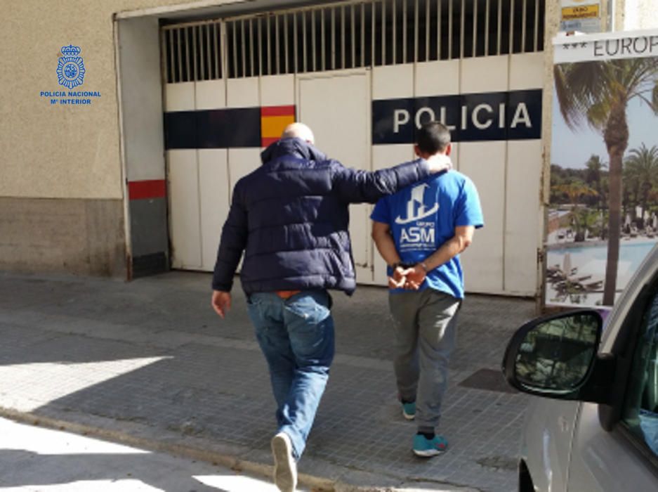 La Policía Nacional detiene a los autores de un atraco en una farmacia