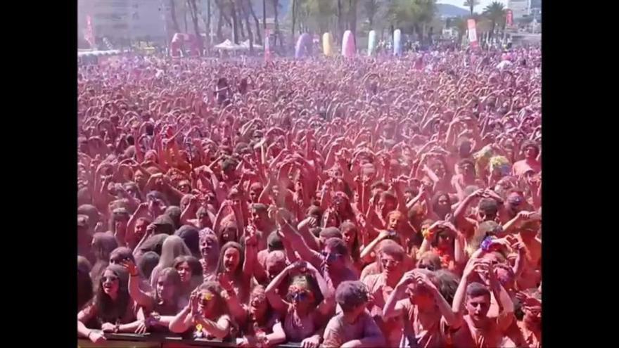 Gran ambiente en la Holi Run de Vigo