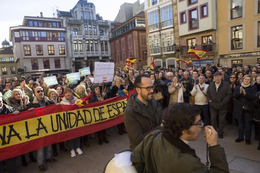 Concentración de la plataforma "España existe" en Oviedo.