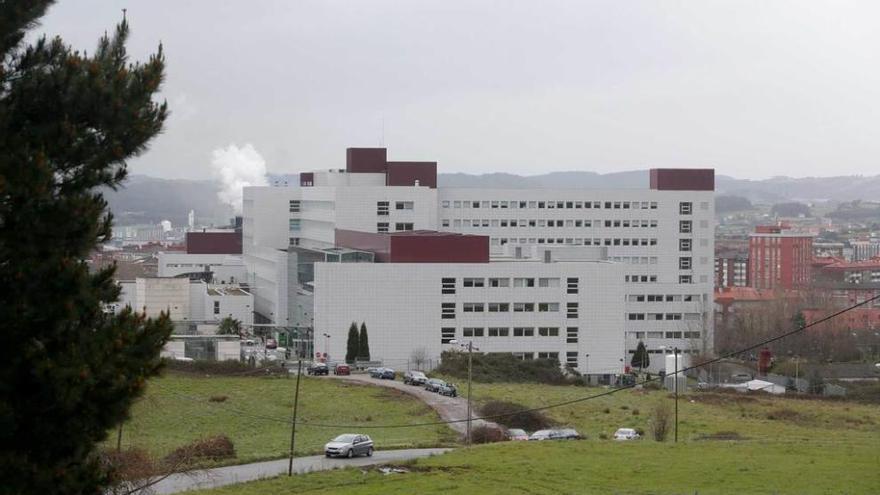 El Hospital San Agustín, visto desde el camino de Heros.