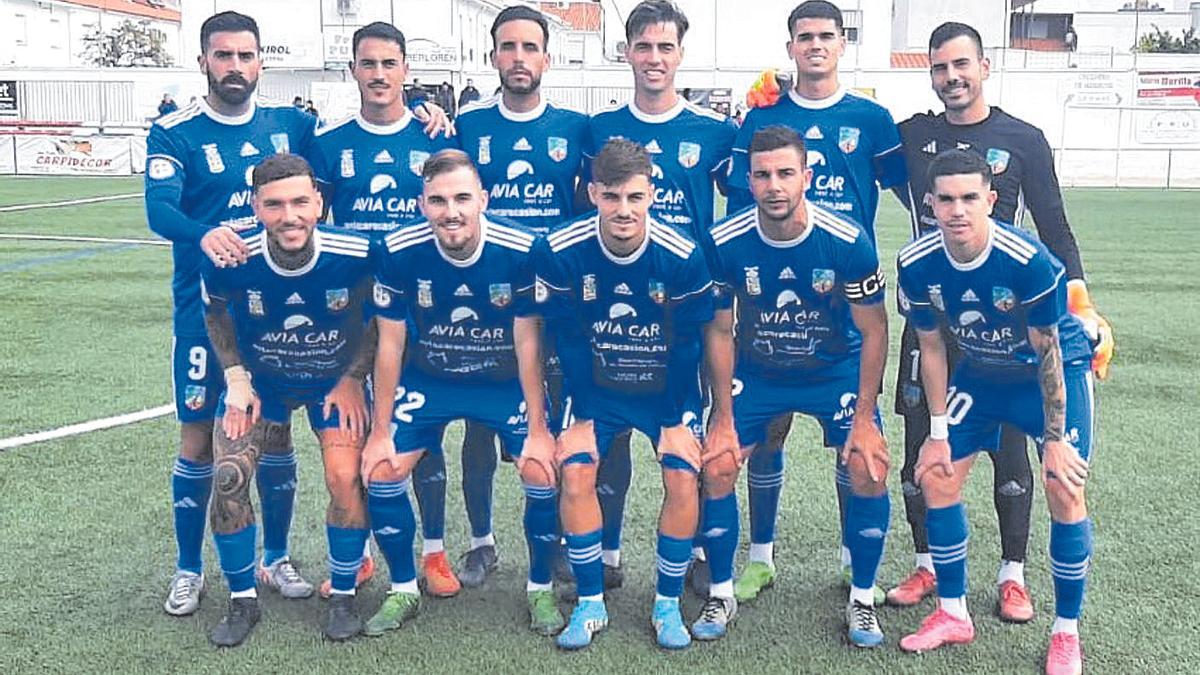 Formación inicial que presentó la UD San Fernando, ayer en Badajoz, ante el Llerenense.