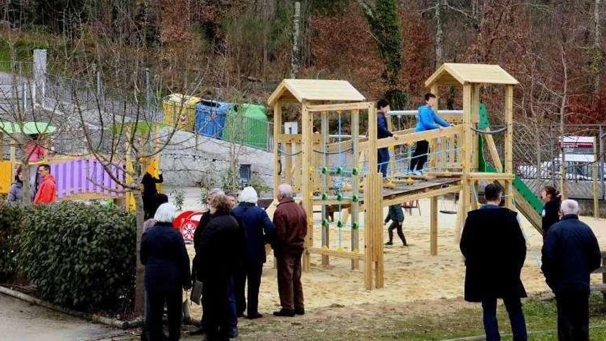 El nuevo parque infantil de Arcos construido junto a la casa cultural. // D.P.