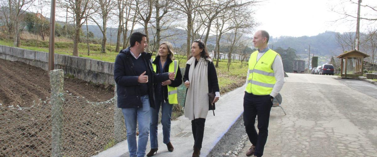 La mejora de una carretera permite instalar la red de agua | FDV
