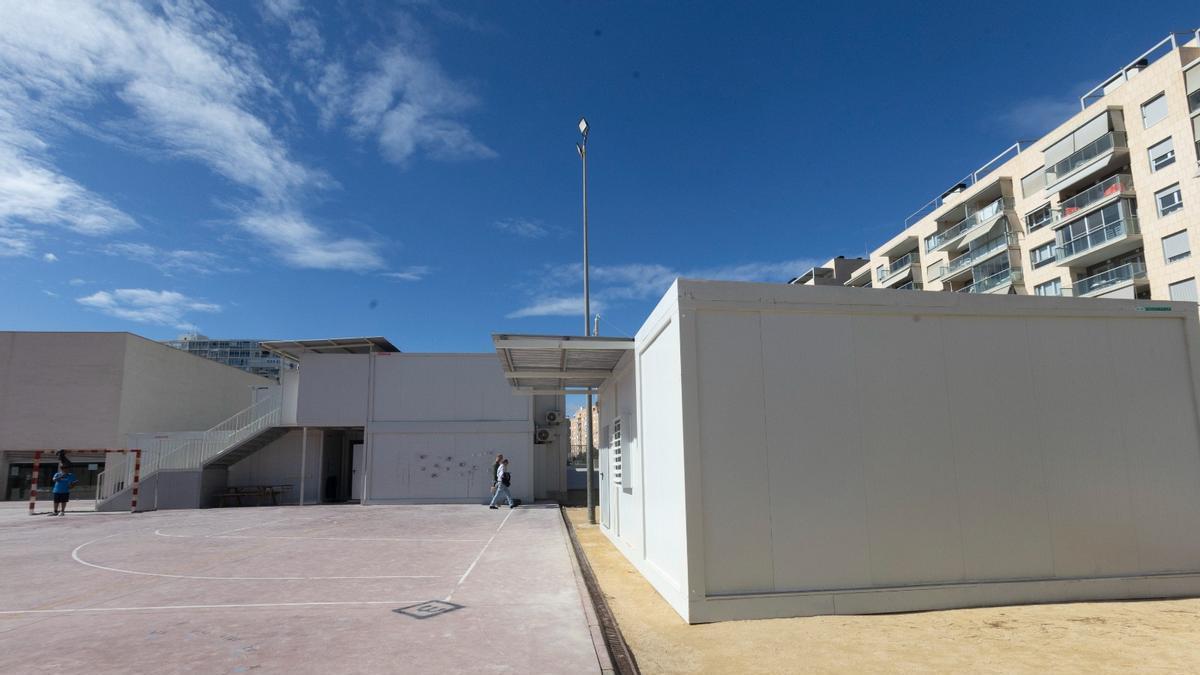 Mazón visita el CEIP La Almadraba de Alicante