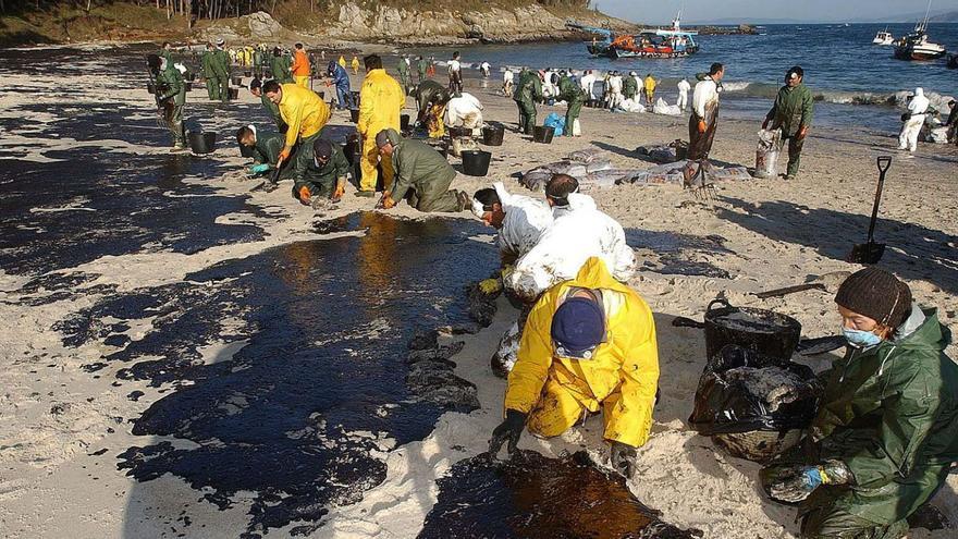 El jaque de la marea negra a la joya natural de Vigo y las Rías Baixas