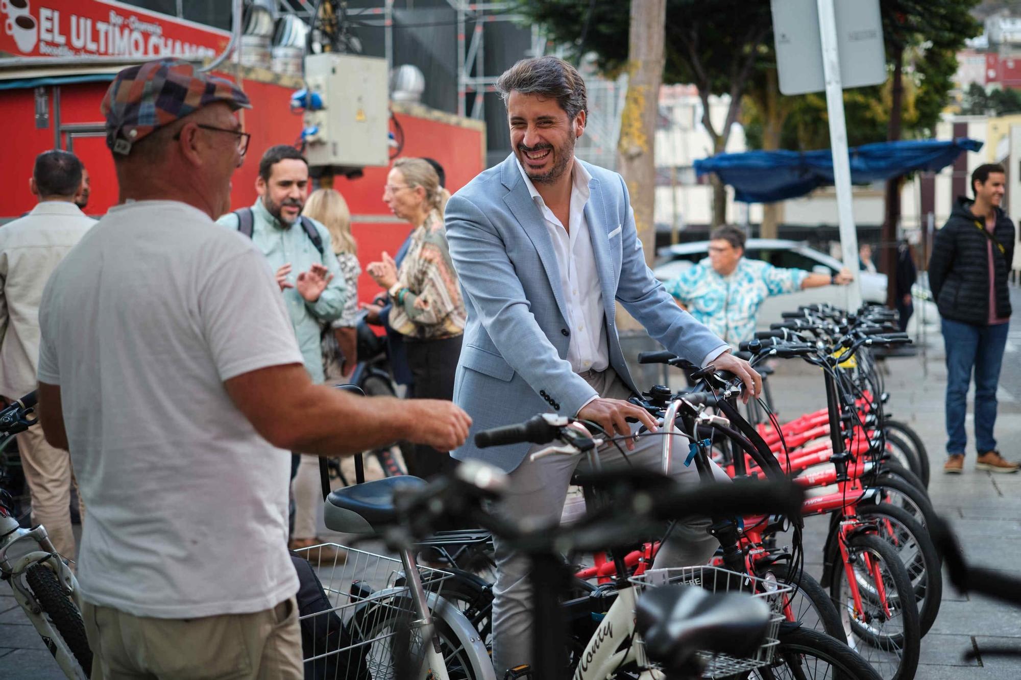 Recorrido en bicicleta de Luis Yeray Gutiérrez y concejales del Ayuntamiento de La Laguna