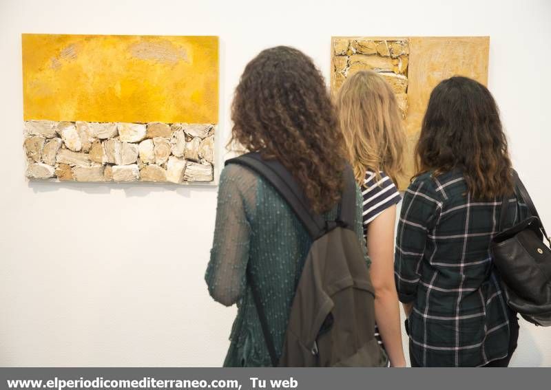 GALERÍA DE FOTOS -- La Galería Octubre muestra las posibilidades artísticas del papel en la exposición 'Empapel-arte'