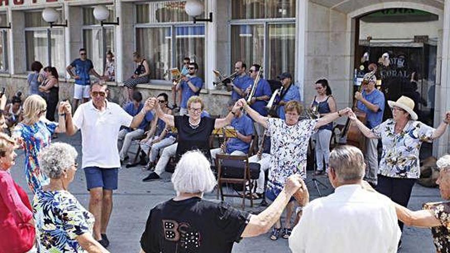 Ballada a la Festa Major de l&#039;Estartit, aquest estiu.