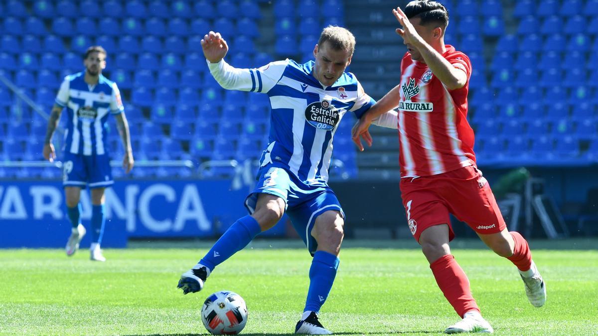 Álex Bergantiños ante el Zamora