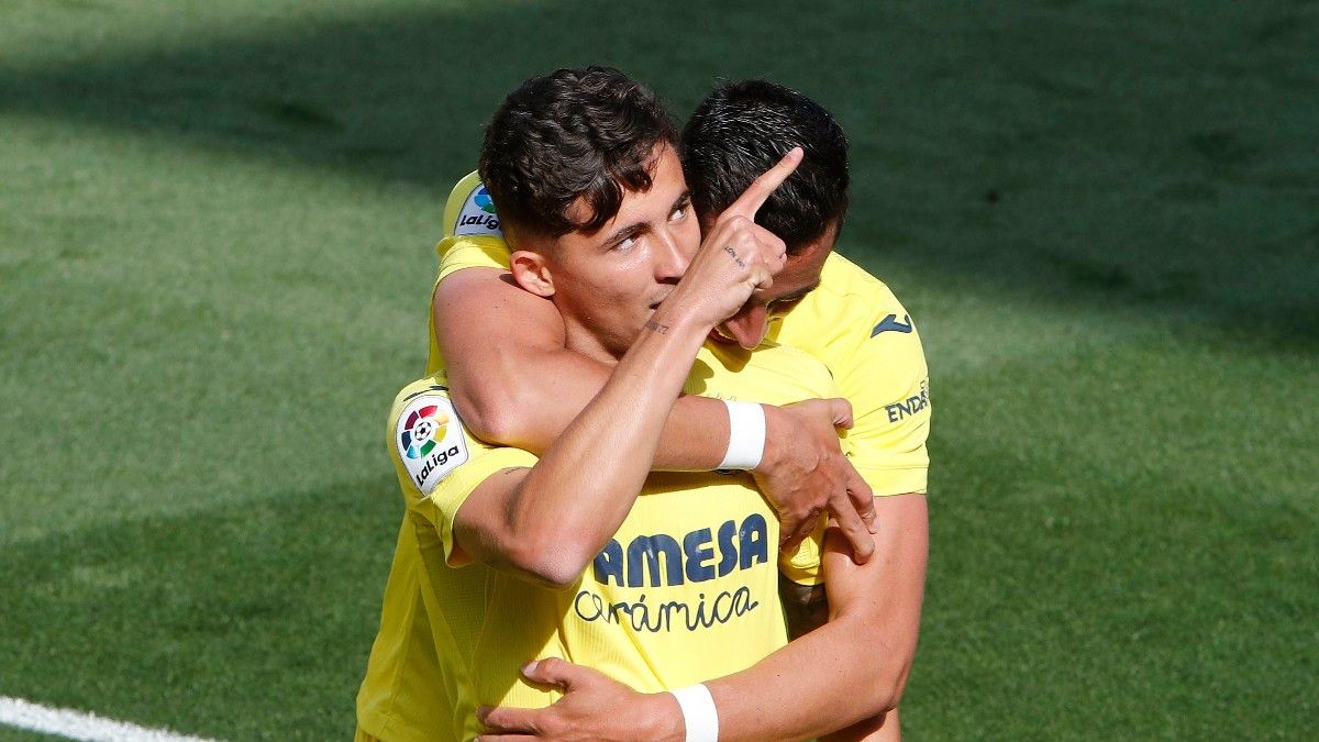 Pino celebrando el gol que le ha dado los 3 puntos al Villarreal