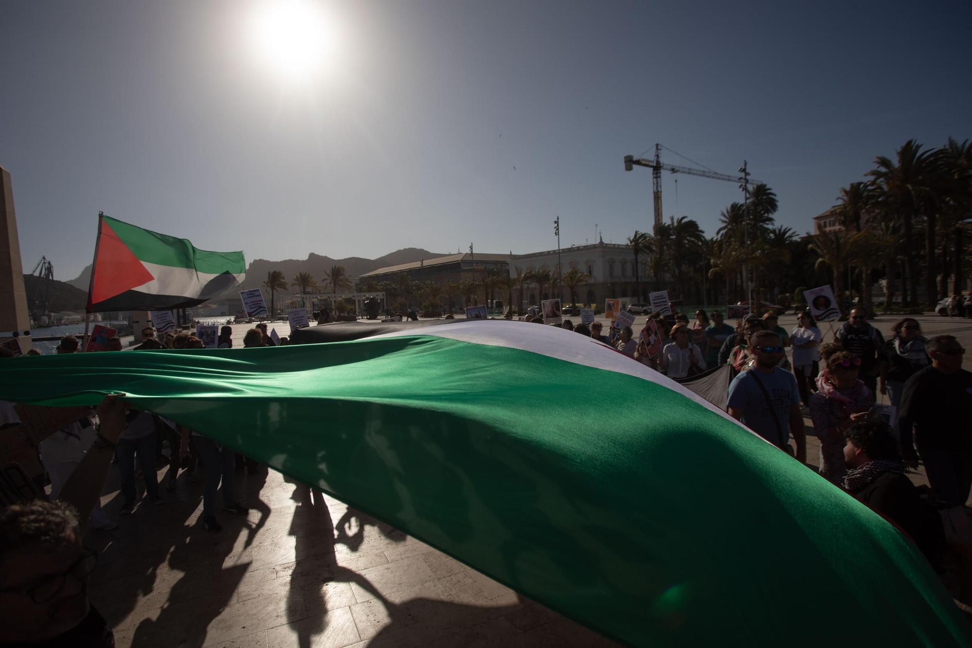 Protesta contra la llegada del buque Borkum a Cartagena