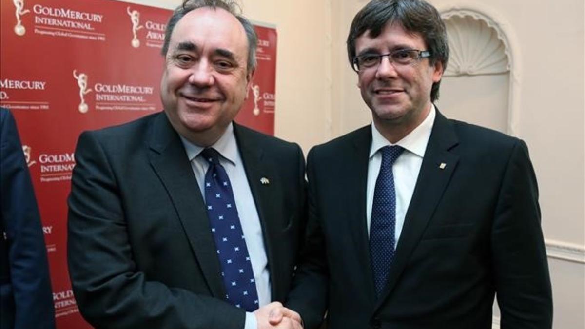 Carles Puigdemont y Alex Salmond