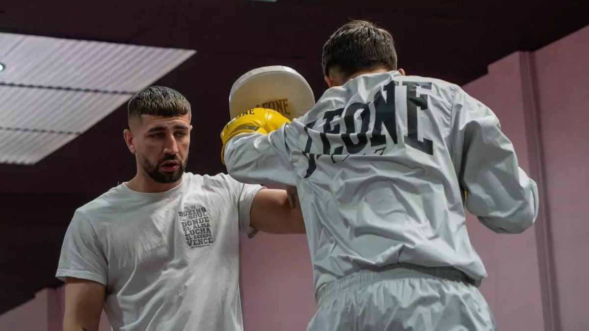 Más de un millón de seguidores: así es el club de boxeo viral de La Verneda