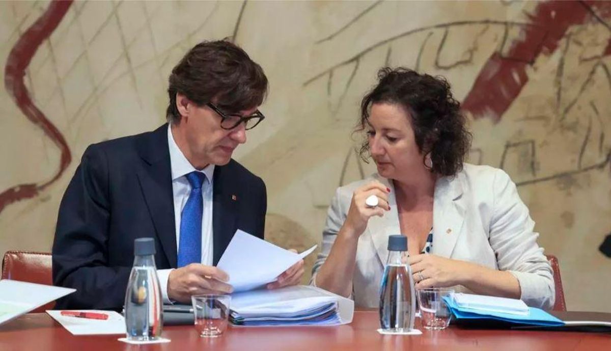 Salvador Illa y Alícia Romero, presidente y consellera de Economia de la Generalitat, en una imagen de archivo Salvador Illa y Alícia Romero, presidente y consellera de Economia de la Generalitat, en una imagen de archivo