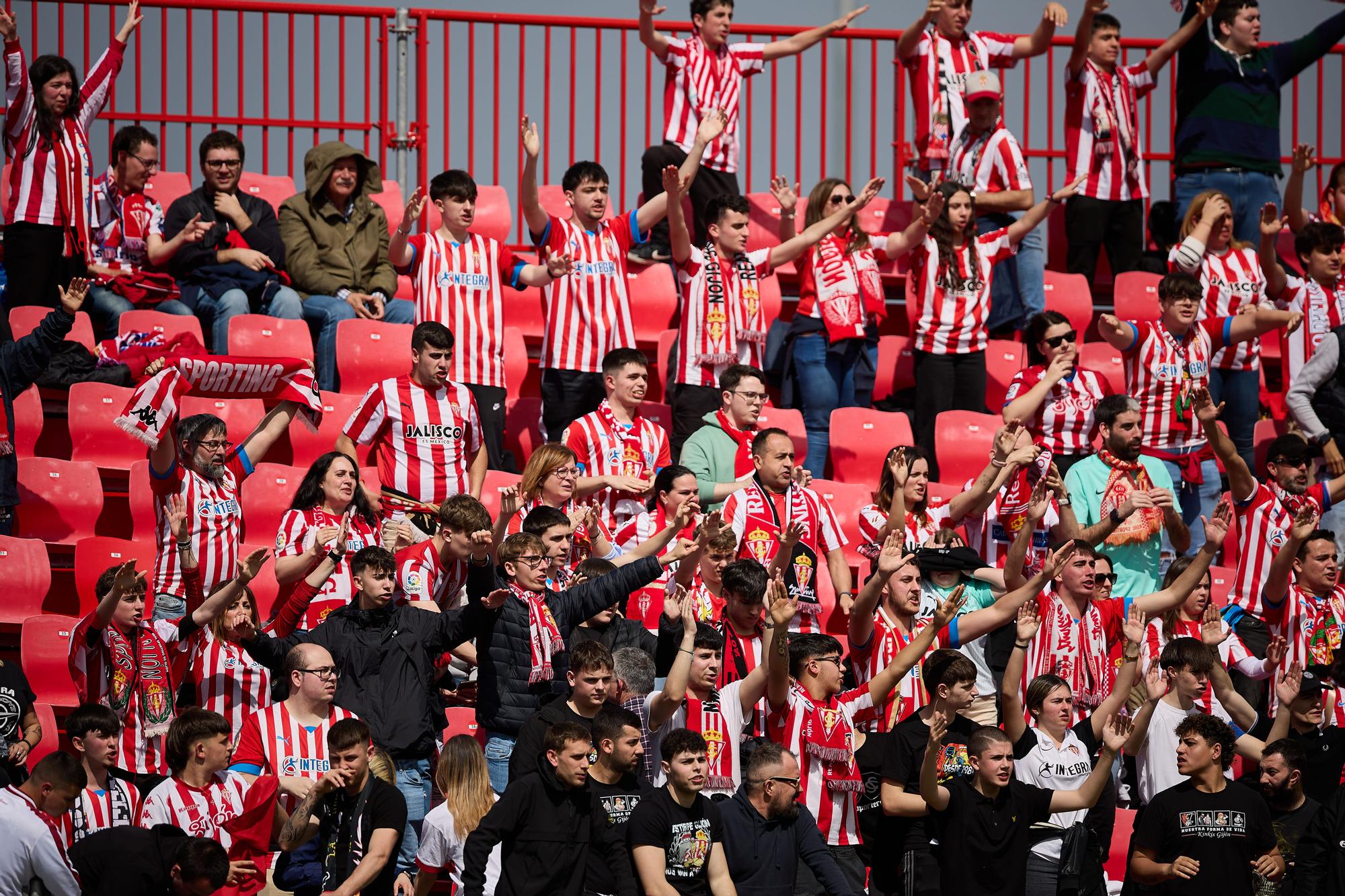 Imágenes del ansiado triunfo del Sporting en su visita al Mirandes