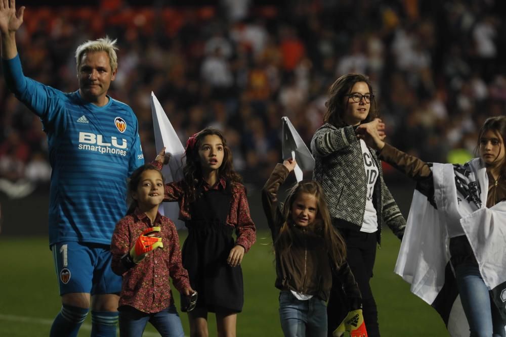 Cañizares llora al despedirse de Mestalla