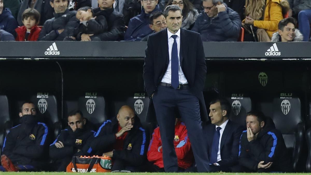 Valverde, en Mestalla durante el Valencia-Barça.