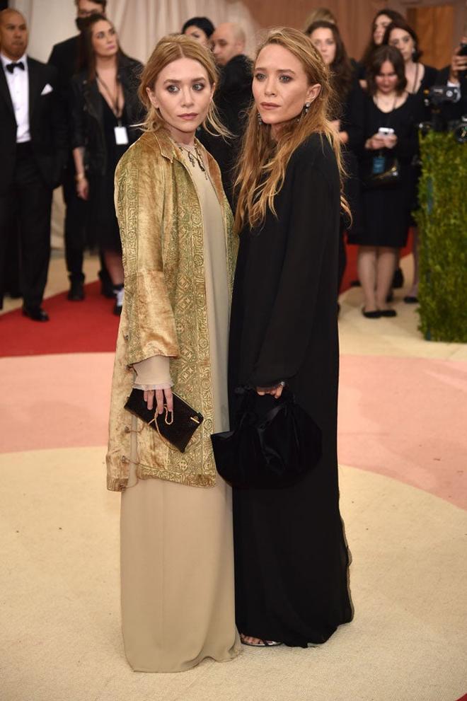 Mary-Kate y Ashley Olsen, en la alfombra roja de la gala Met 2016.